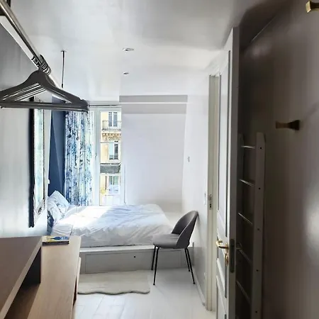 Apartmet In Central